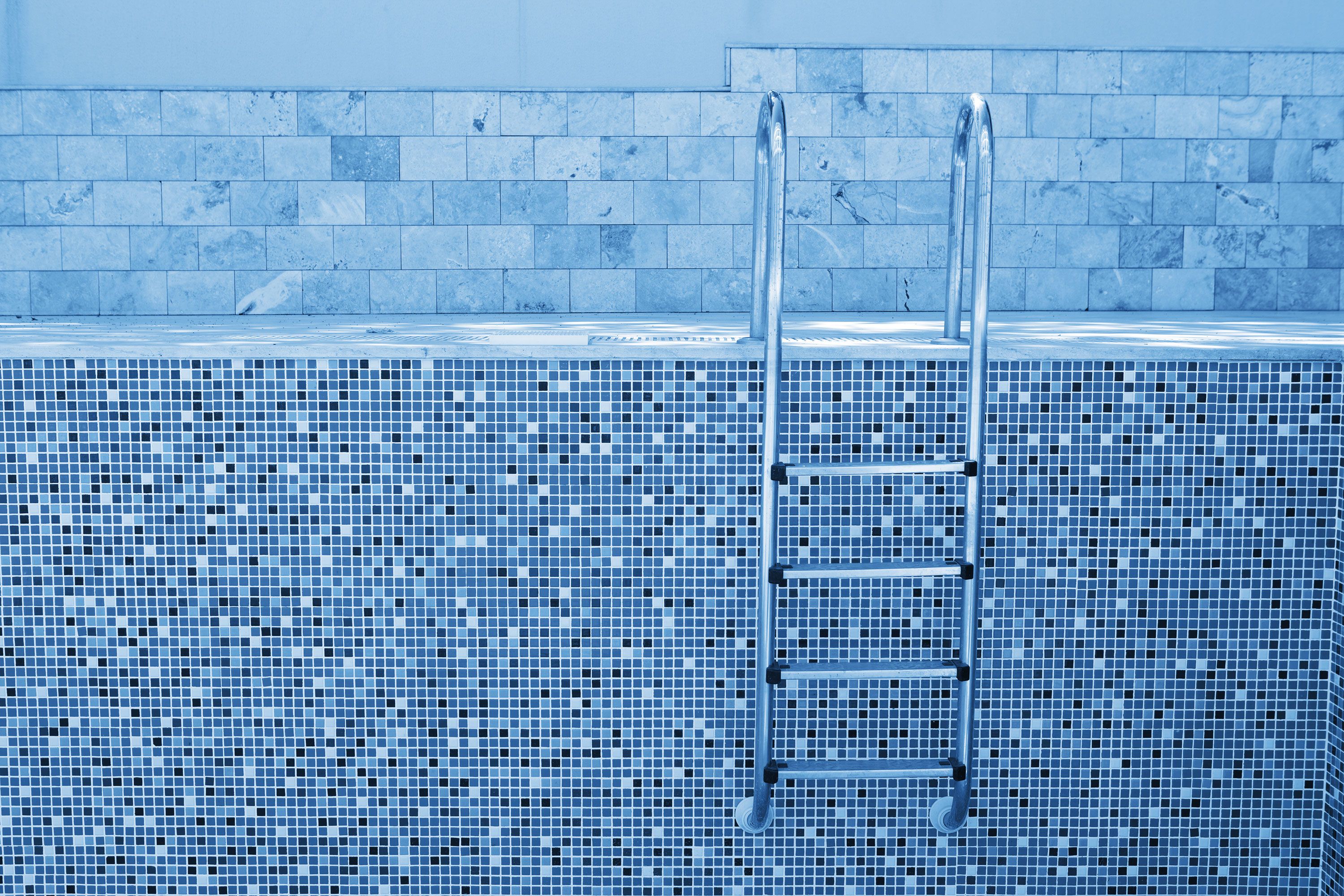 Pool verliert Wasser, Schwimmbad undicht | Leitungen undicht | Leckortung Blue Detect | Dresden